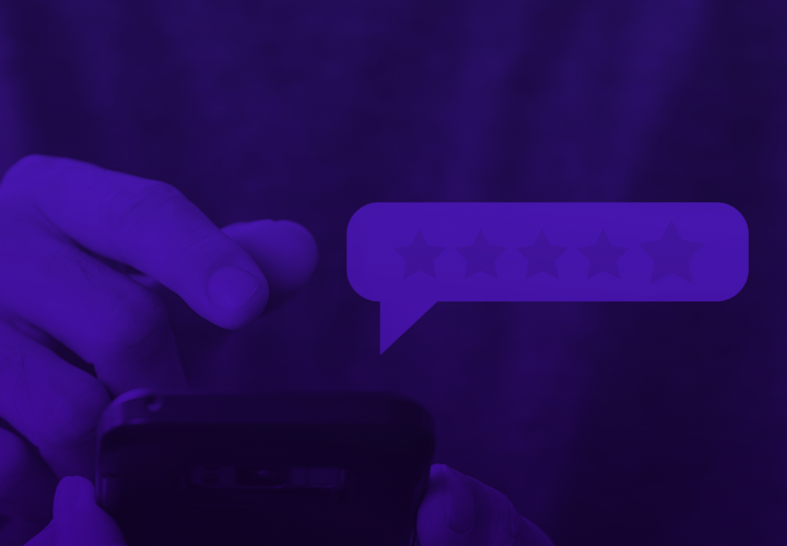 Vender mais nos marketplaces mão clicando smartphone